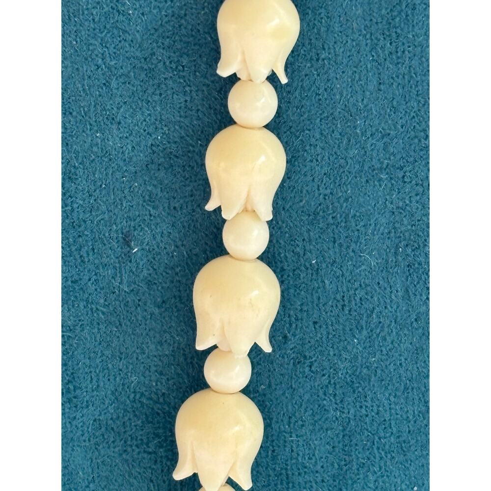 Vintage 1940's Celluloid Tulip Graduated Beads Necklace - Picture 5 of 6
